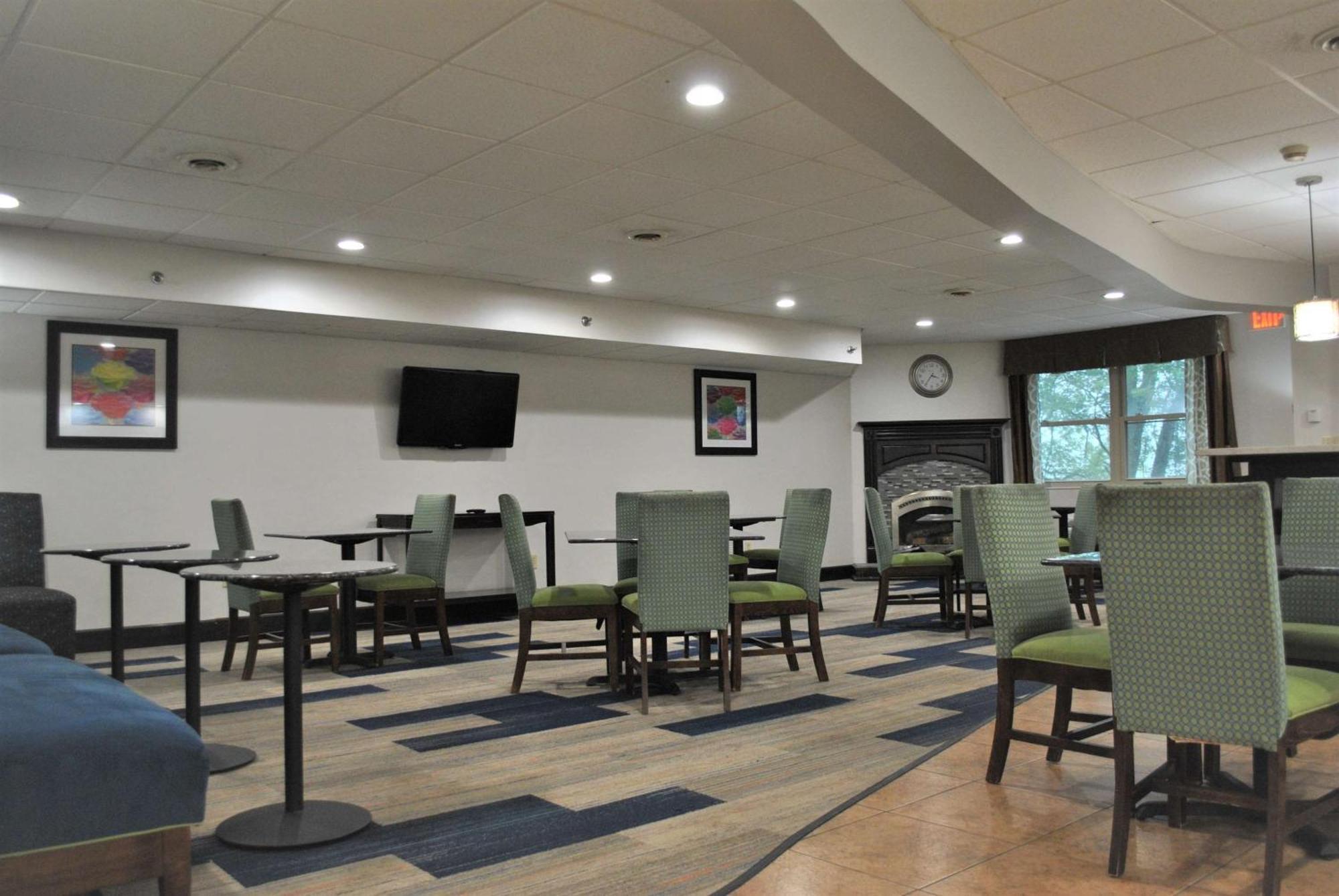 Best Western Owego Inn Buitenkant foto